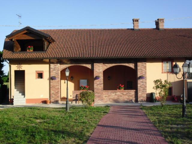 Agriturismo Isorella Cherasco Exterior photo