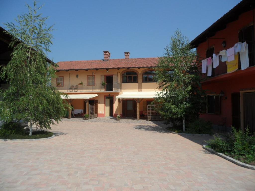 Agriturismo Isorella Cherasco Exterior photo