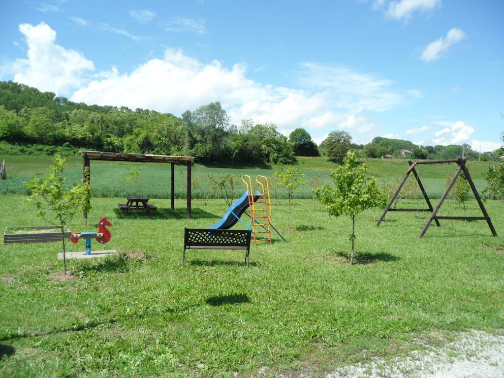 Agriturismo Isorella Cherasco Exterior photo